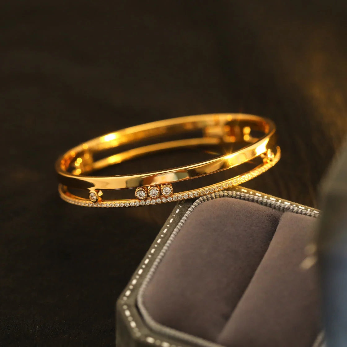 [LUXORA]Move Romane Diamond Bangle Bracelet