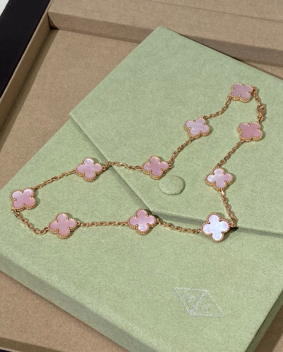 [LUXORA Jewellery] Pink Necklace with Ten Clover Designs