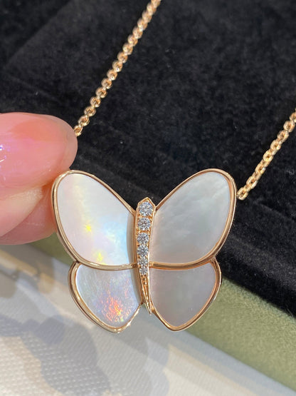 [LUXORA]BUTTERFLY GOLD MOP DIAMOND NECKLACE