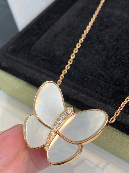 [LUXORA]BUTTERFLY GOLD MOP DIAMOND NECKLACE