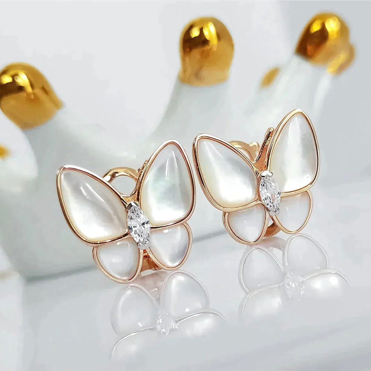 [LUXORA]BUTTERFLY MOP DIAMOND EARRINGS