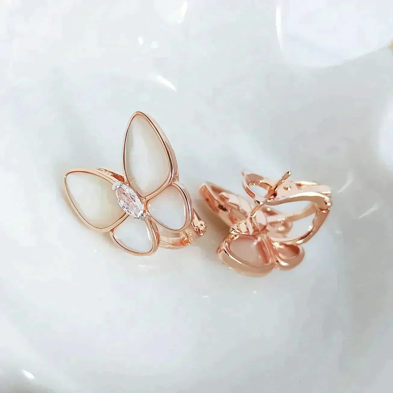 [LUXORA]BUTTERFLY MOP DIAMOND EARRINGS