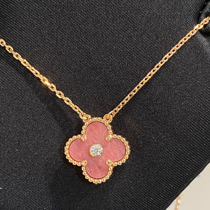 [LUXORA]CLOVER 15MM DIAMOND RHODONITE NECKLACE