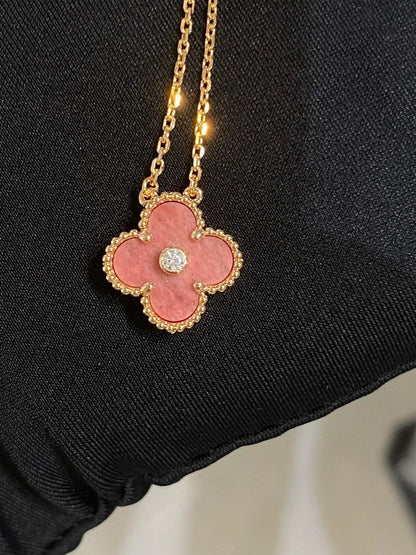 [LUXORA]CLOVER 15MM DIAMOND RHODONITE NECKLACE