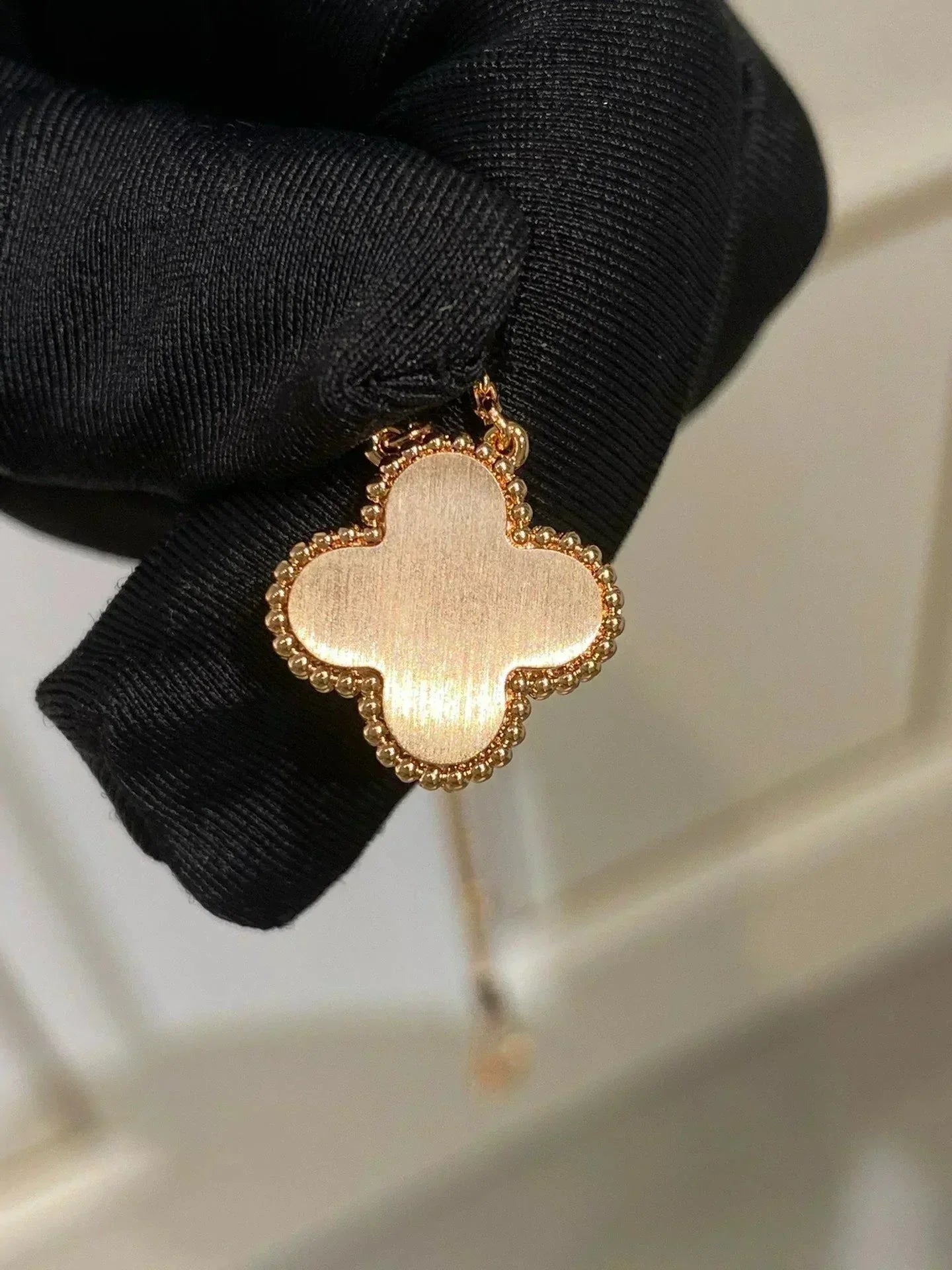 [LUXORA]CLOVER 15MM DIAMOND RHODONITE NECKLACE