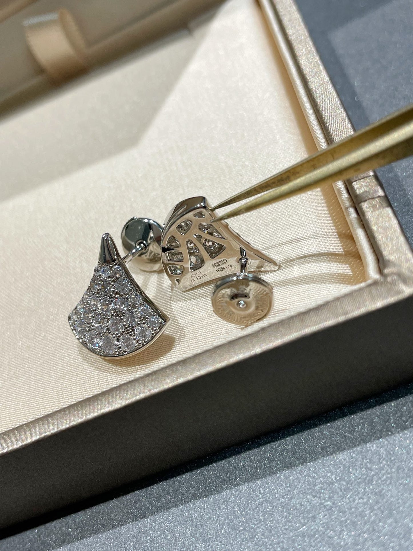 [LUXORA]DREAM STUD EARRINGS DIAMOND
