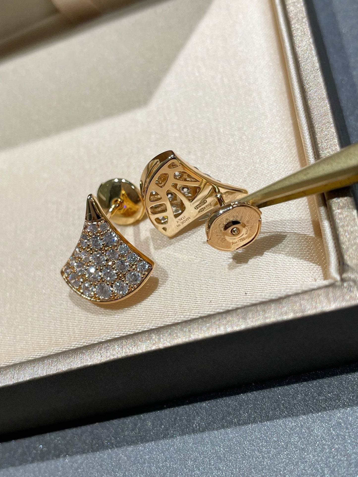 [LUXORA]DREAM STUD EARRINGS DIAMOND