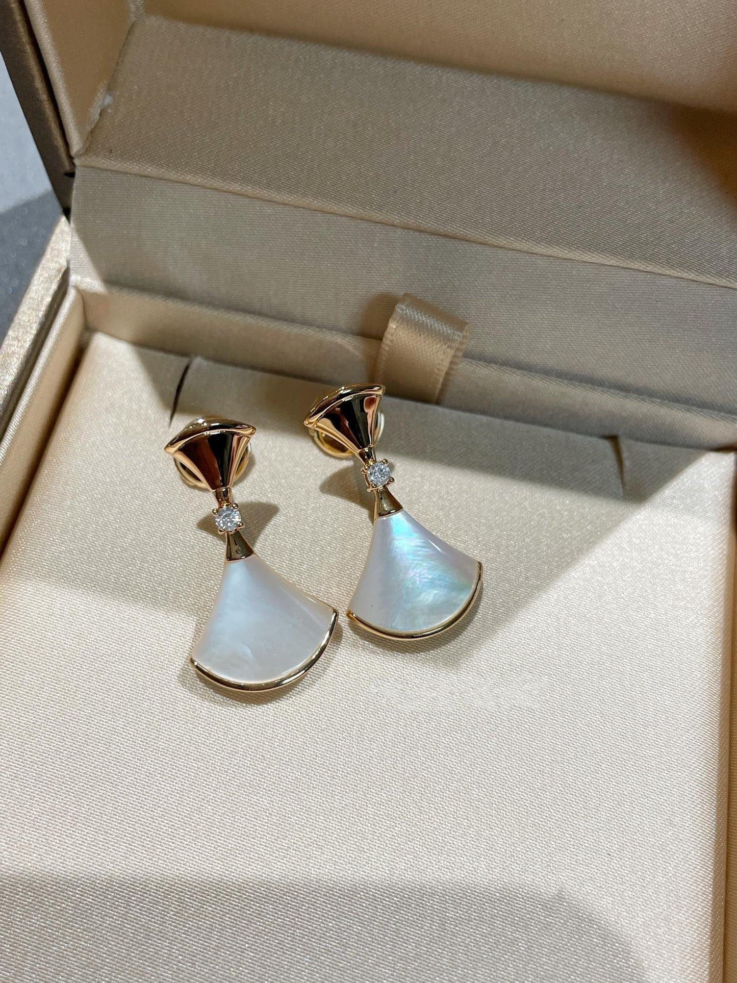 [LUXORA]DREAM MOP 1 DIAMOND EARRINGS