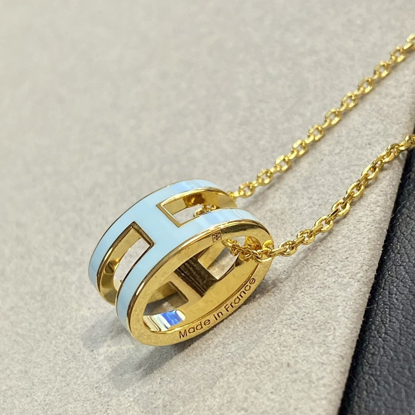 [LUXORA]POP H LIGHT BLUE NECKLACE