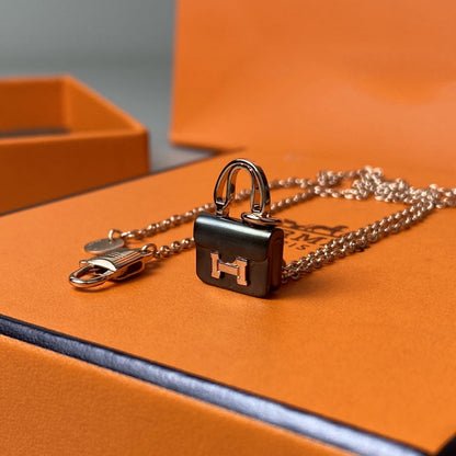 [LUXORA]CONSTANCE BLACK PEDANT PINK GOLD NECKLACE