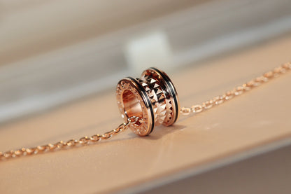 [LUXORA]ZERO 1 ROCK PEDANT PINK GOLD BLACK NECKLACE