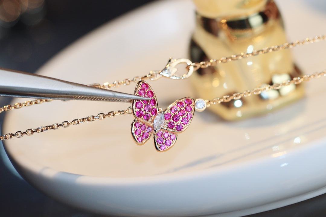 [LUXORA]BUTTERFLY RED DIAMOND ROSE GOLD NECKLACE