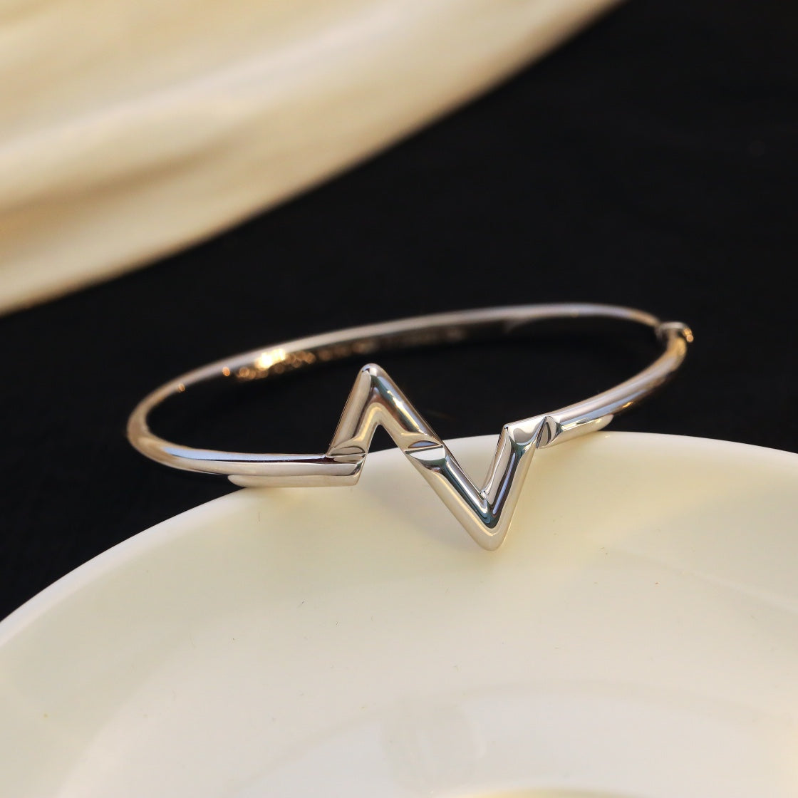 [LUXORA]VOLTE UPSITE DOWN BRACELET