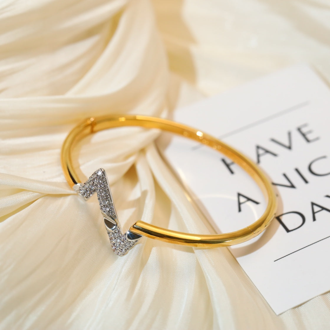 [LUXORA]VOLTE UPSITE DOWN GOLD DIAMOND BRACELET