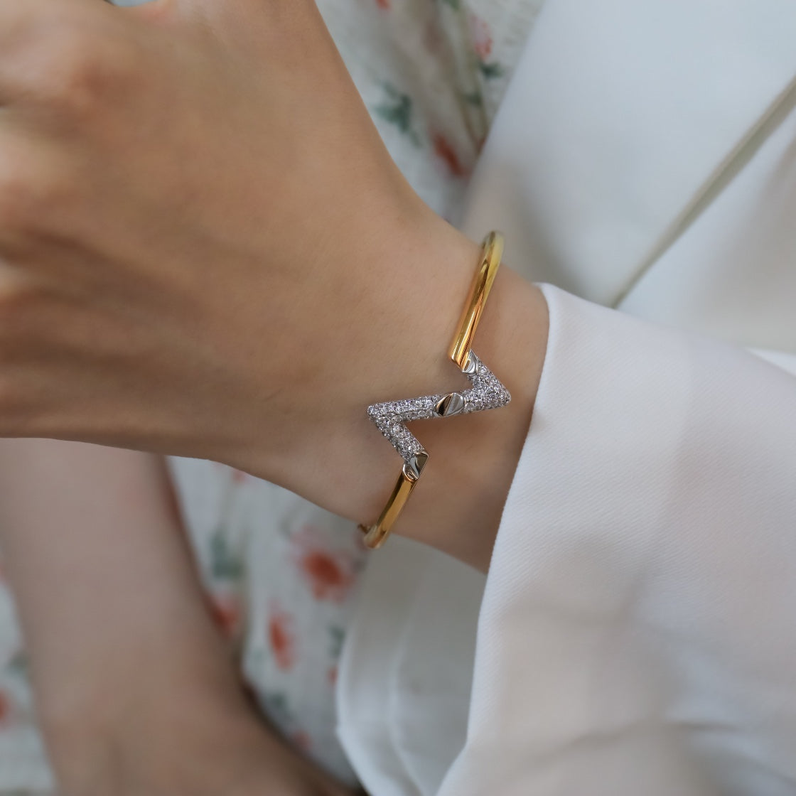 [LUXORA]VOLTE UPSITE DOWN GOLD DIAMOND BRACELET