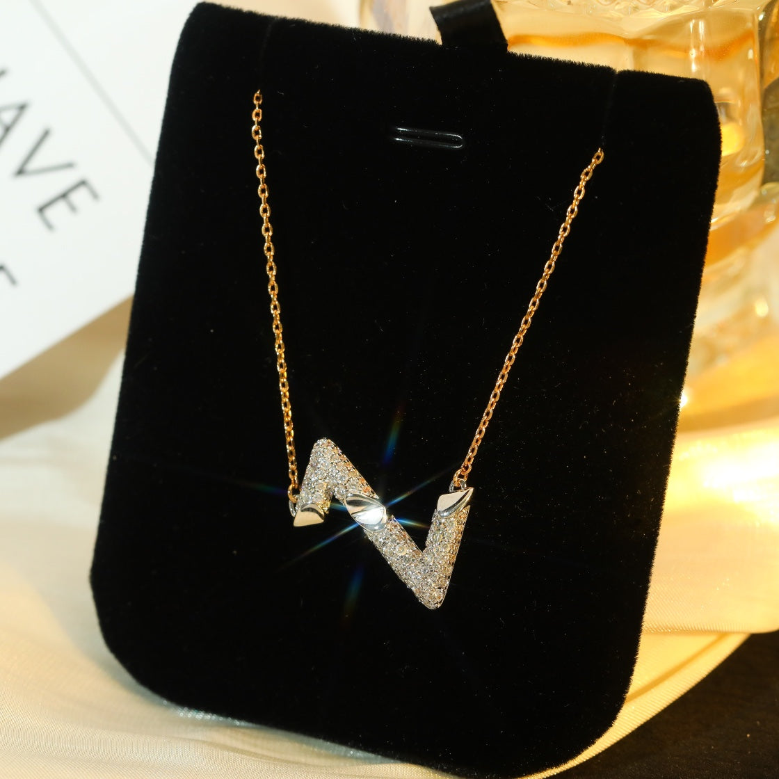 [LUXORA]VOLT SILVER DIAMOND PEDANT NECKLACE