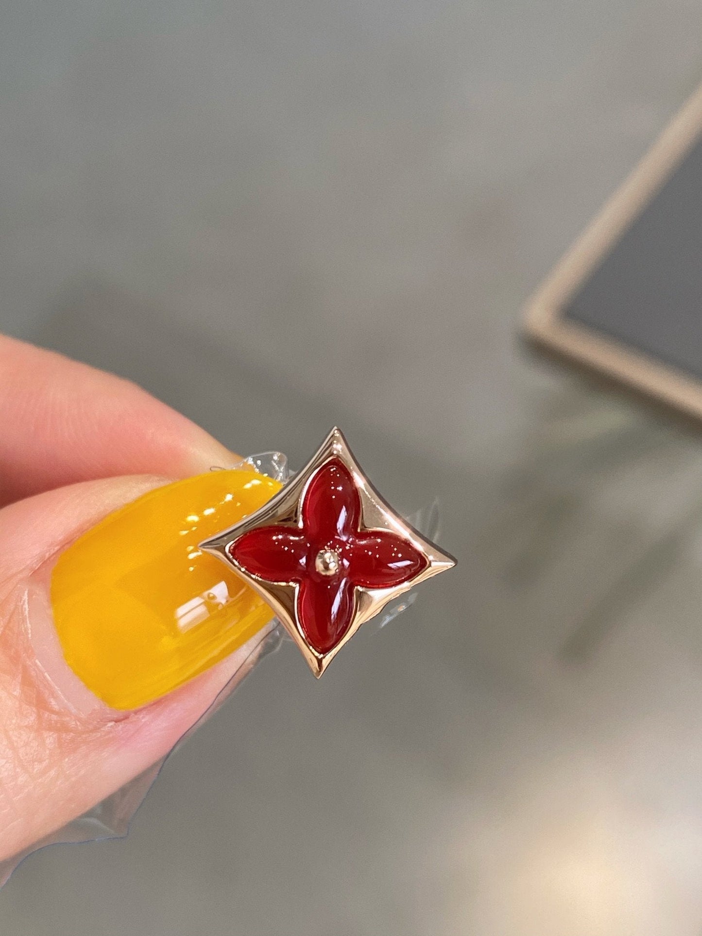 [LUXORA]STAR AND SUN PINK GOLD CARNELIAN STUD EARRINGS