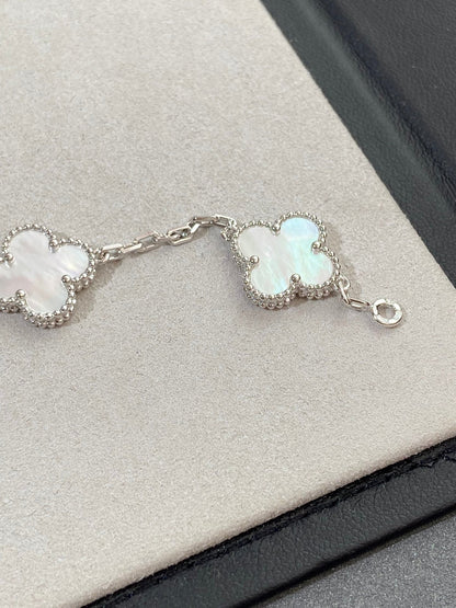 [LUXORA]CLOVER WHITE PEARL MOP 5 MOTIF BRACELET COLLECTION