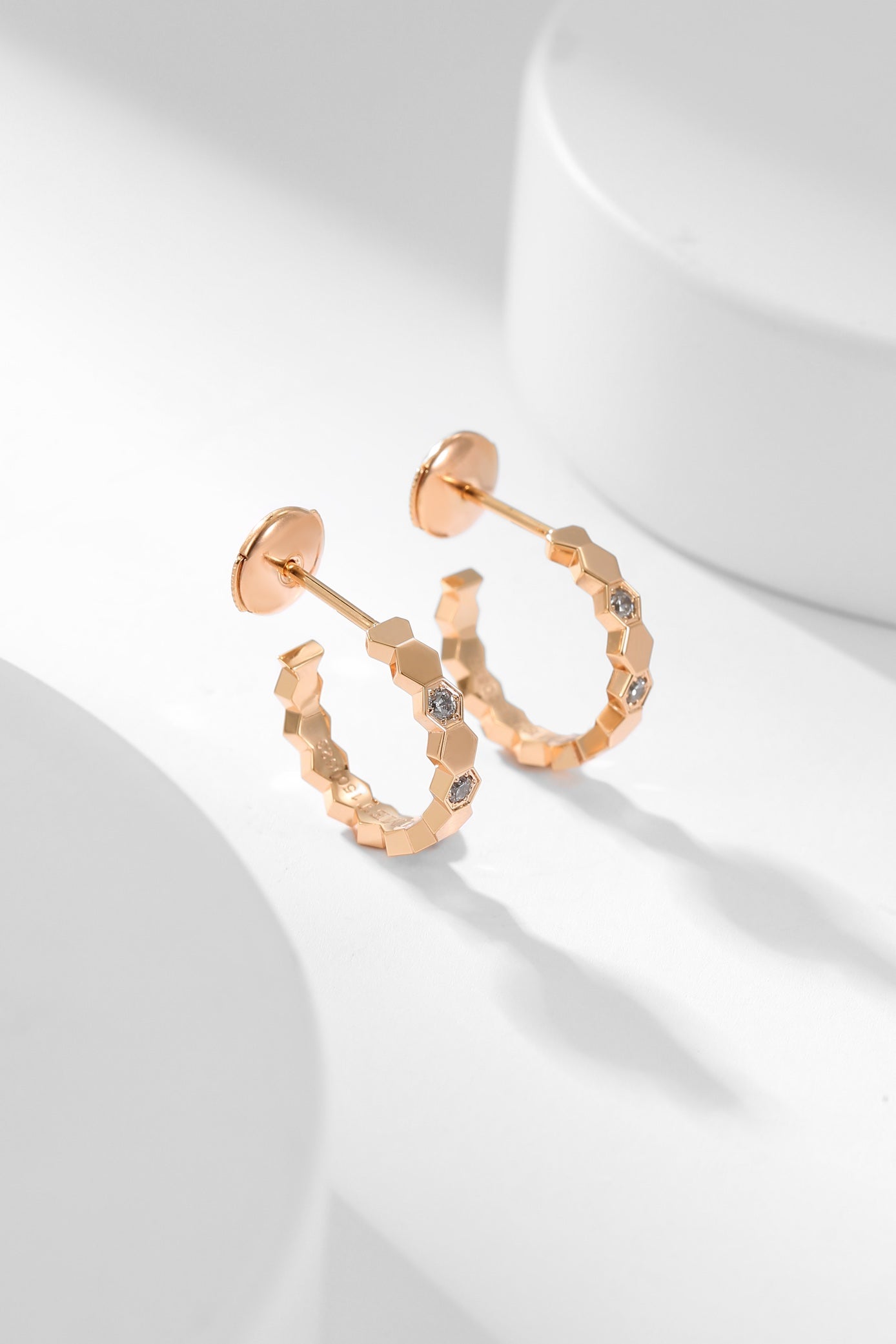 [LUXORA]BEE LOVE DIAMOND HOOP EARRINGS