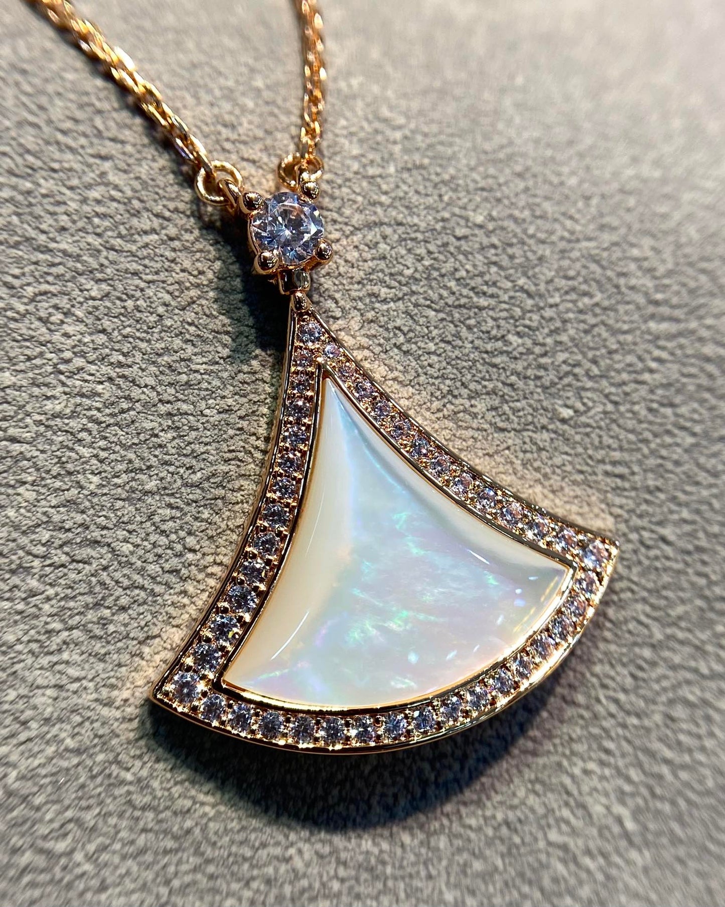 [LUXORA]DREAM MOP DIAMOND PAVED PINK GOLD NECKLACE