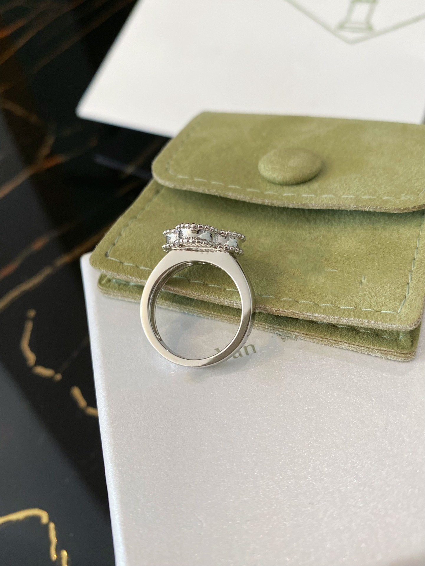 [LUXORA]CLOVER SILVER RING