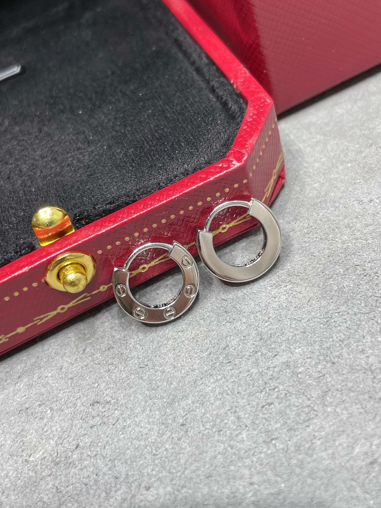 [LUXORA]LOVE MINI EARRINGS