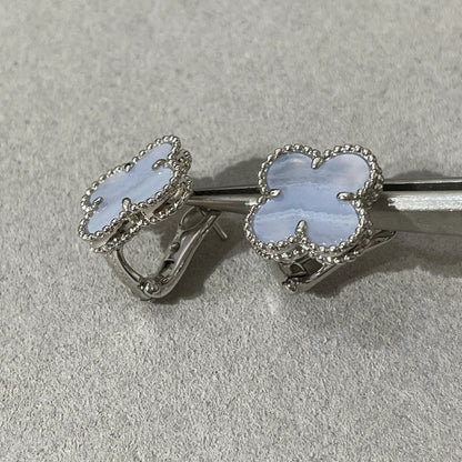 [LUXORA]CLOVER CHALCEDONY SILVER STUD EARRINGS