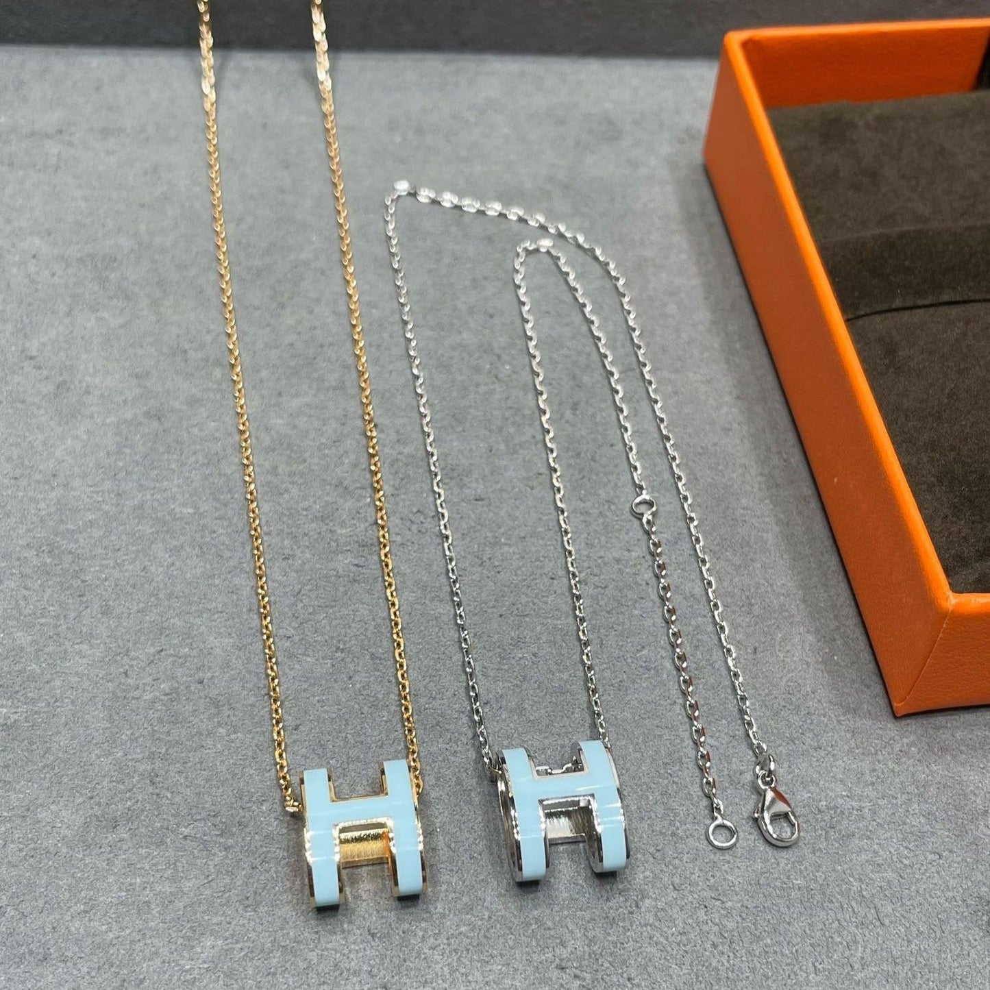 [LUXORA]POP H SKY BLUE NECKLACE