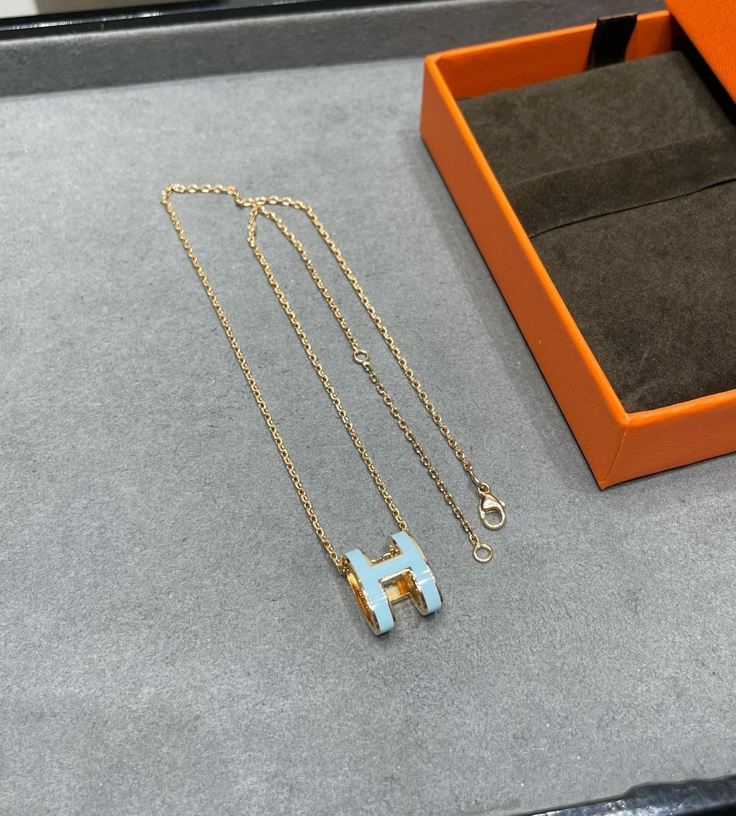 [LUXORA]POP H SKY BLUE NECKLACE