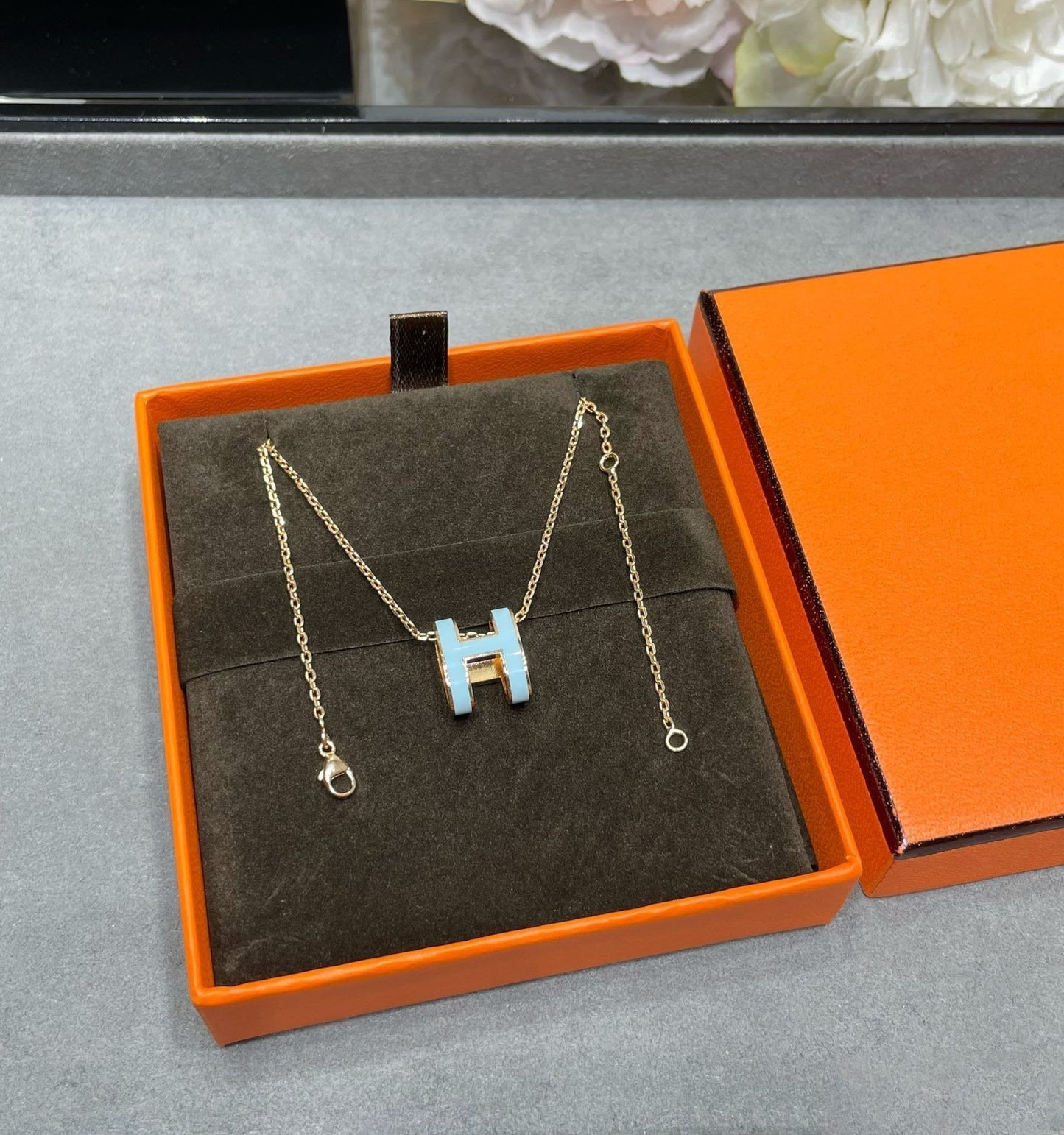 [LUXORA]POP H SKY BLUE NECKLACE