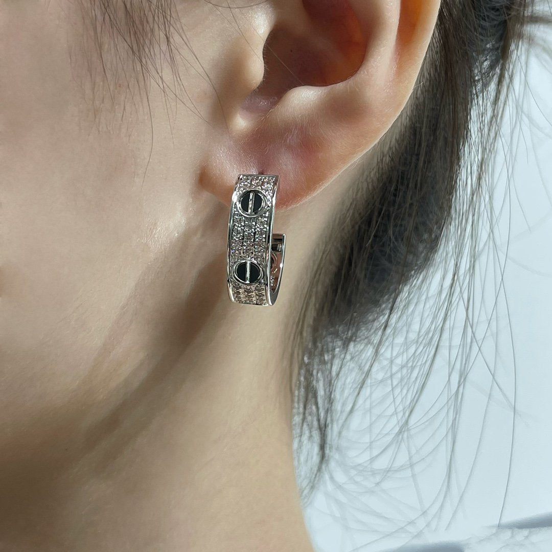 [LUXORA]LOVE CERAMIC DIAMOND PAVED SILVER EARRINGS