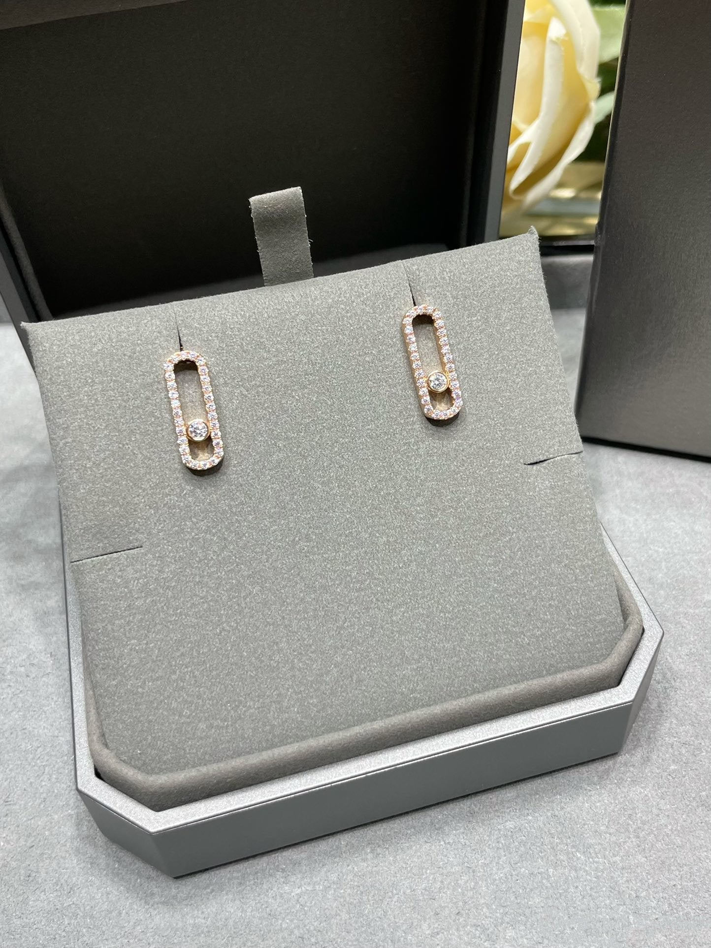 [LUXORA]MOVE UNO STUD DIAMOND PAVED EARRINGS