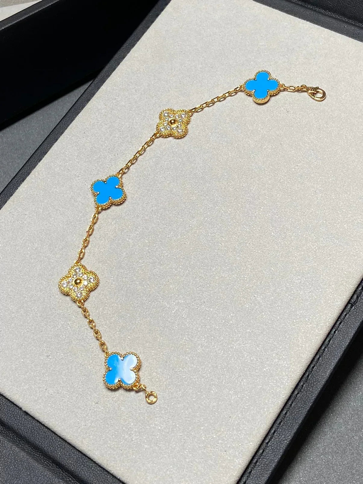 [LUXORA] CLOVER 5 MOTIF BLUE AGATE BRACELET COLLECTION