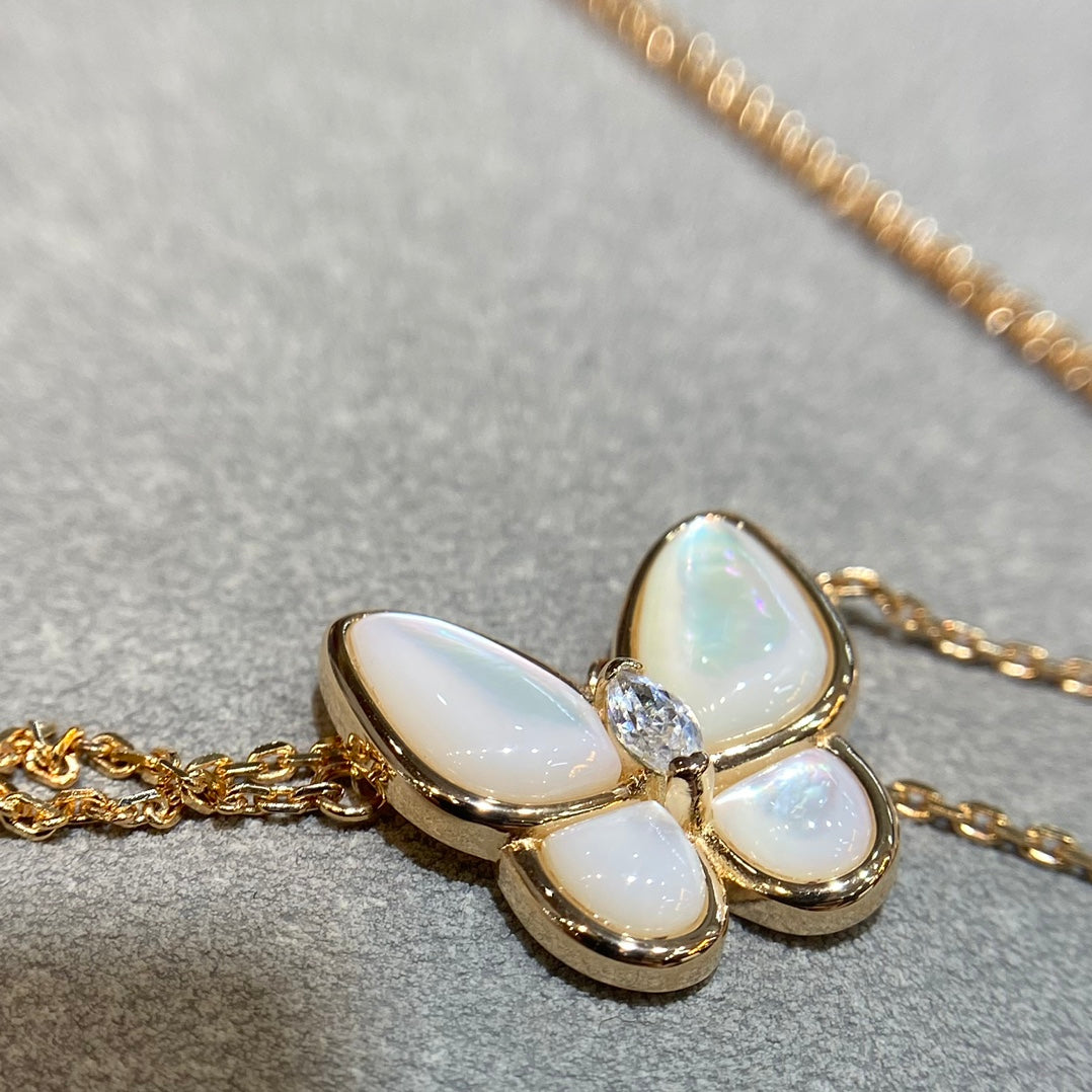 [LUXORA]BUTTERFLY MOP DIAMOND NECKLACE