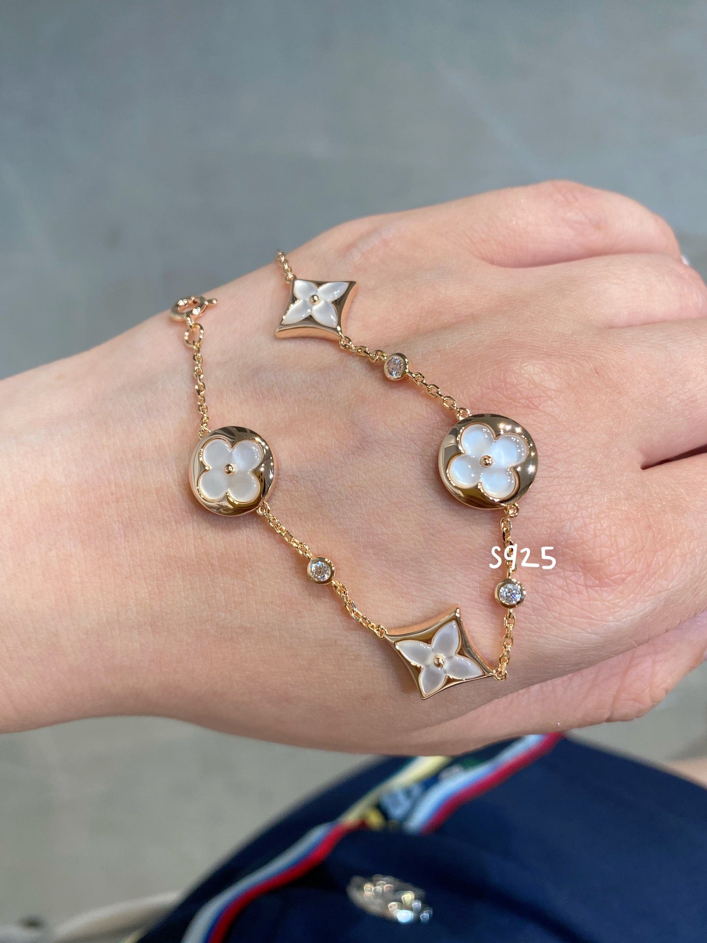 [LUXORA]STAR AND SUN 4 MOTIF WHITE MOP PINK GOLD BRACELET