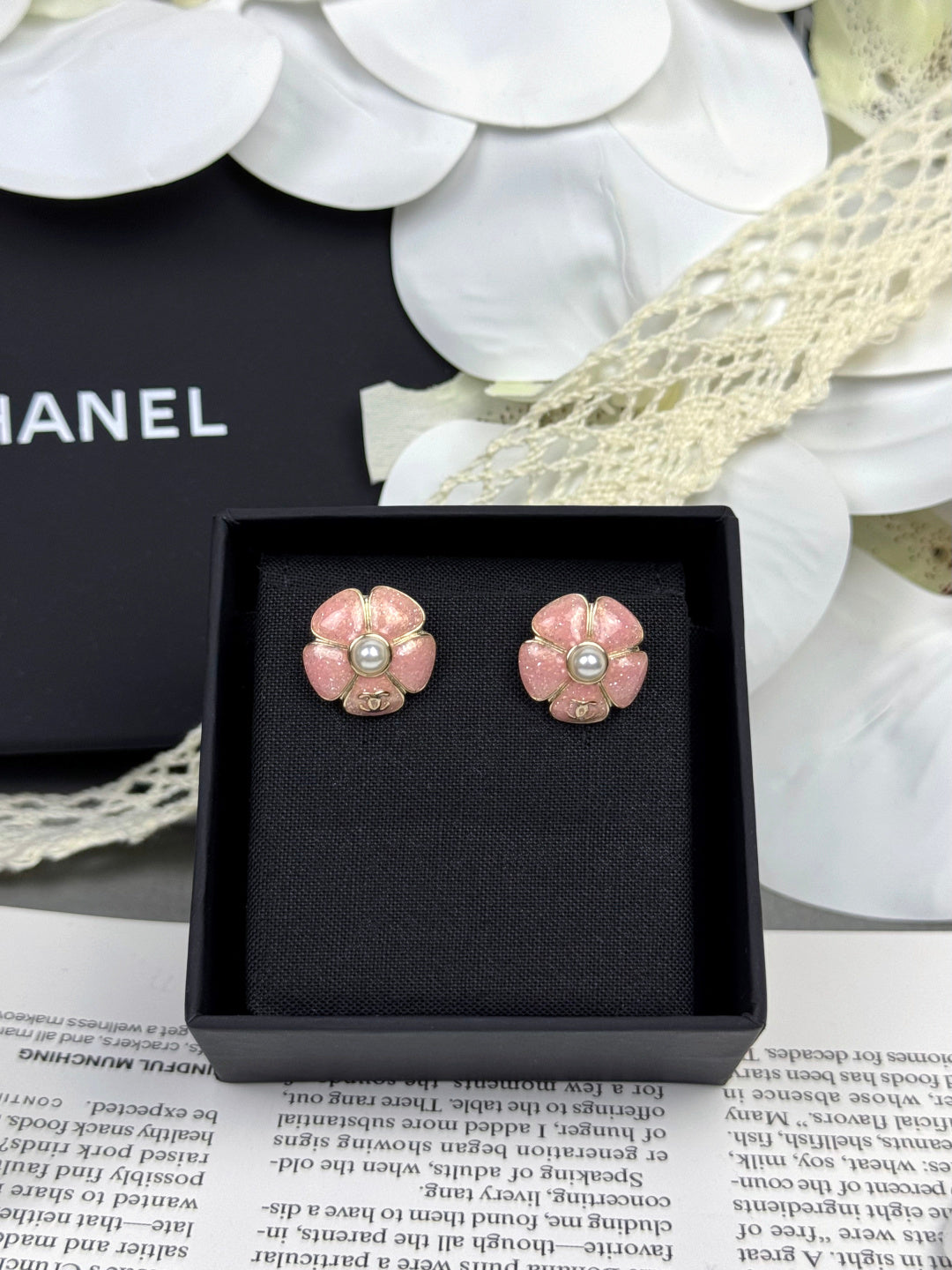 [LUXORA]26C Pink Camellia Pearl Enamel Stud Earrings