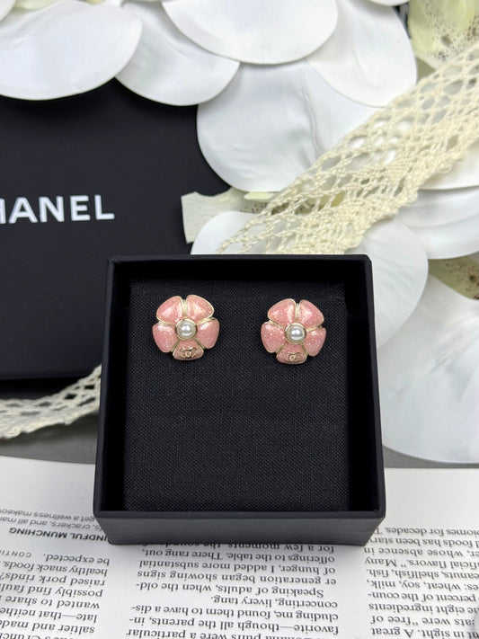 [LUXORA]26C Pink Camellia Pearl Enamel Stud Earrings