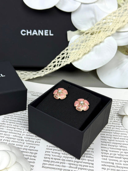 [LUXORA]26C Pink Camellia Pearl Enamel Stud Earrings