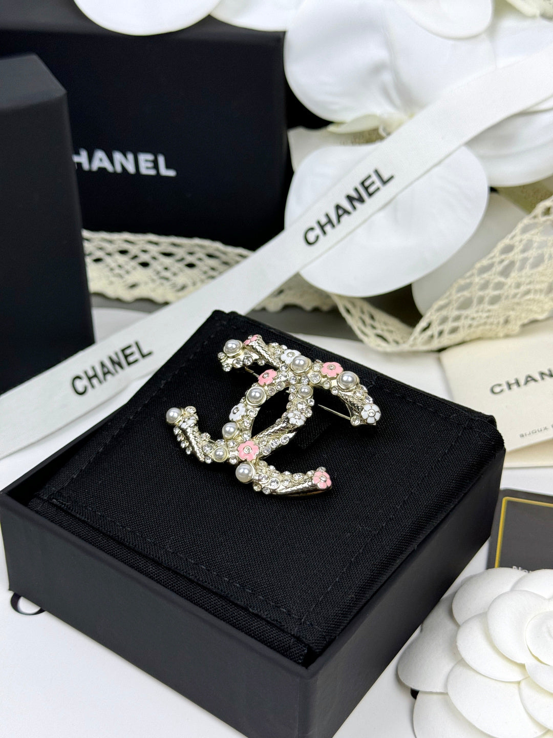 [LUXORA]26C Pink-White Enamel Ice Cream Cone Double C Brooch
