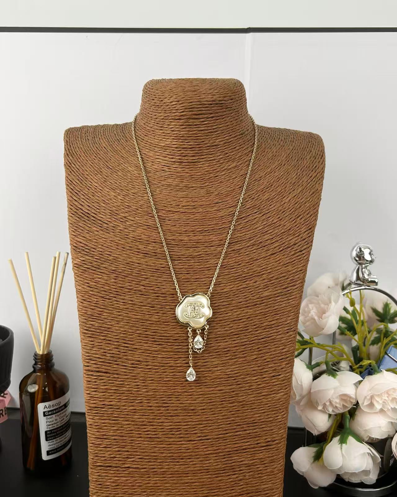 [LUXORA]Cloud Pearl Mother-of-Pearl Diamond Chain Pendant Necklace
