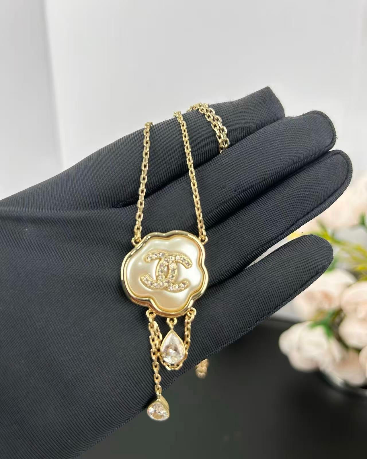 [LUXORA]Cloud Pearl Mother-of-Pearl Diamond Chain Pendant Necklace