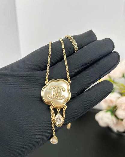 [LUXORA]Cloud Pearl Mother-of-Pearl Diamond Chain Pendant Necklace