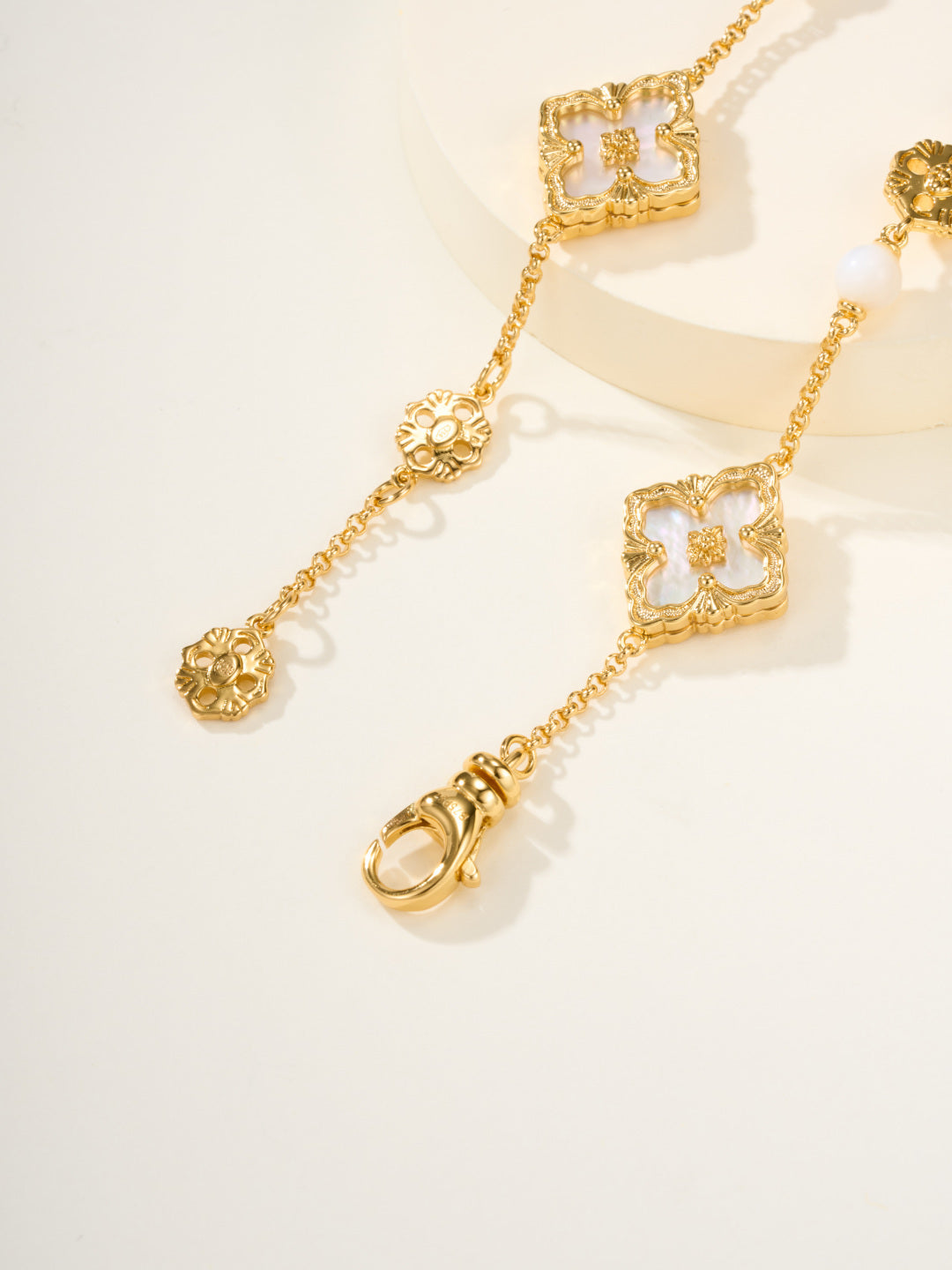[LUXORA]B.C.L ENAMELED Three-Flower Bracelet（Trumpet)