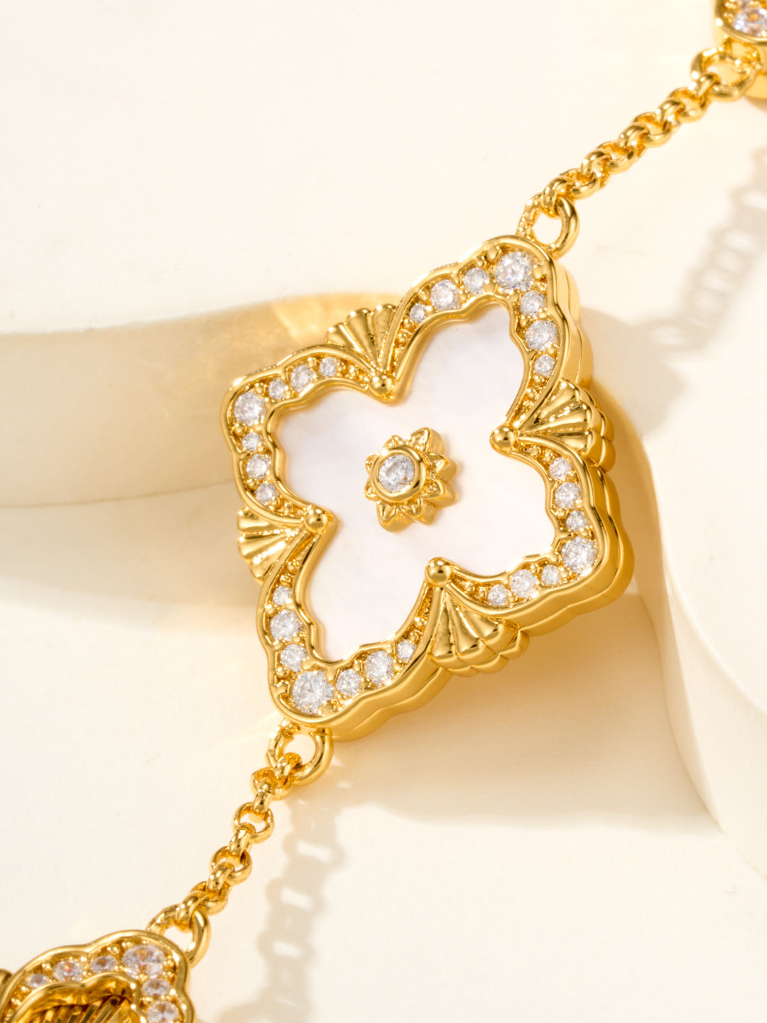 [LUXORA]B.C.L ENAMELED Five-Flower Bracelet（Various Colors) BIG SIZE