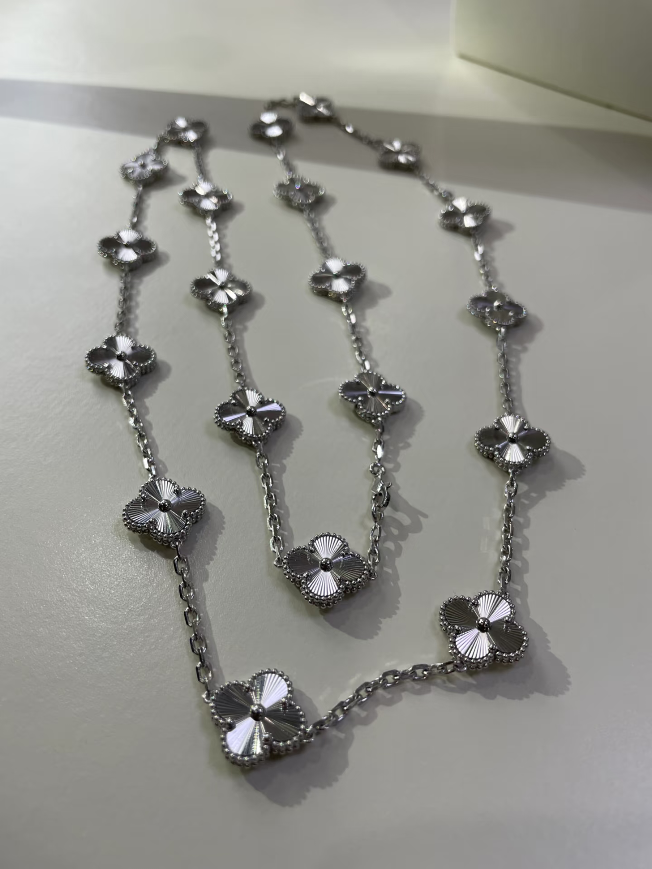[LUXORA]CLOVER 20 MOTIFS SILVER LASER