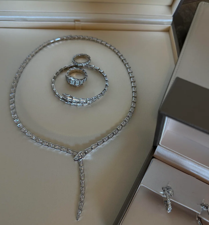 [LUXORA]NEW！SERPENT DIAMOND NECKLACE