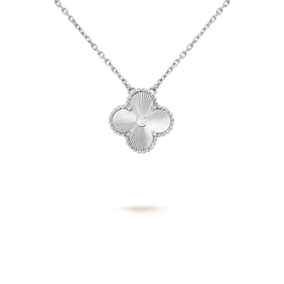 [LUXORA]CLOVER  15MM DIAMOND LASER NECKLACE SILVER