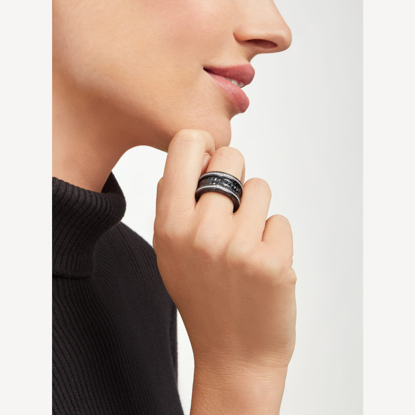 [LUXORA]ZERO 1 ROCK FOUR-BAND BLACK CERAMIC WITH STUDDED SPIRAL AND PAVED DIAMONDS RING