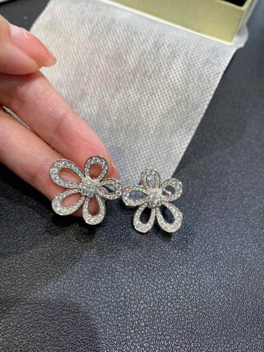[LUXORA]FLOWERLACE EARRINGS FULL DIAMONDS