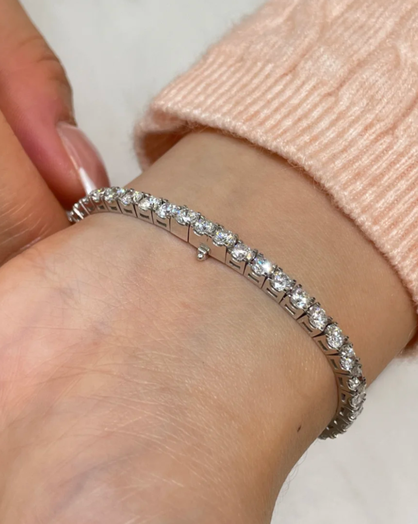 [LUXORA]  CLASSIC BASEBALL BRACELAT, 52 DIAMOND